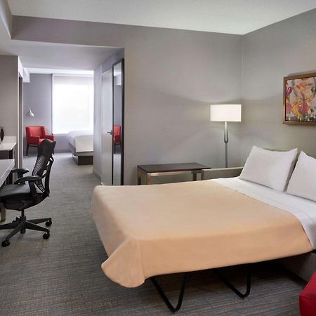 Hilton Garden Inn Toronto Airport West/Mississauga Exterior foto